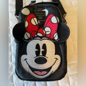 Disney Parks LUG 2024 MINNIE MOUSE
Skeeter Mini Convertible Crossbody bag